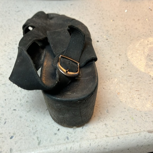 Arche Black Leather suede sandals with 1 3/4” heels and buckle adjustment. 6.5 - Picture 8 of 9